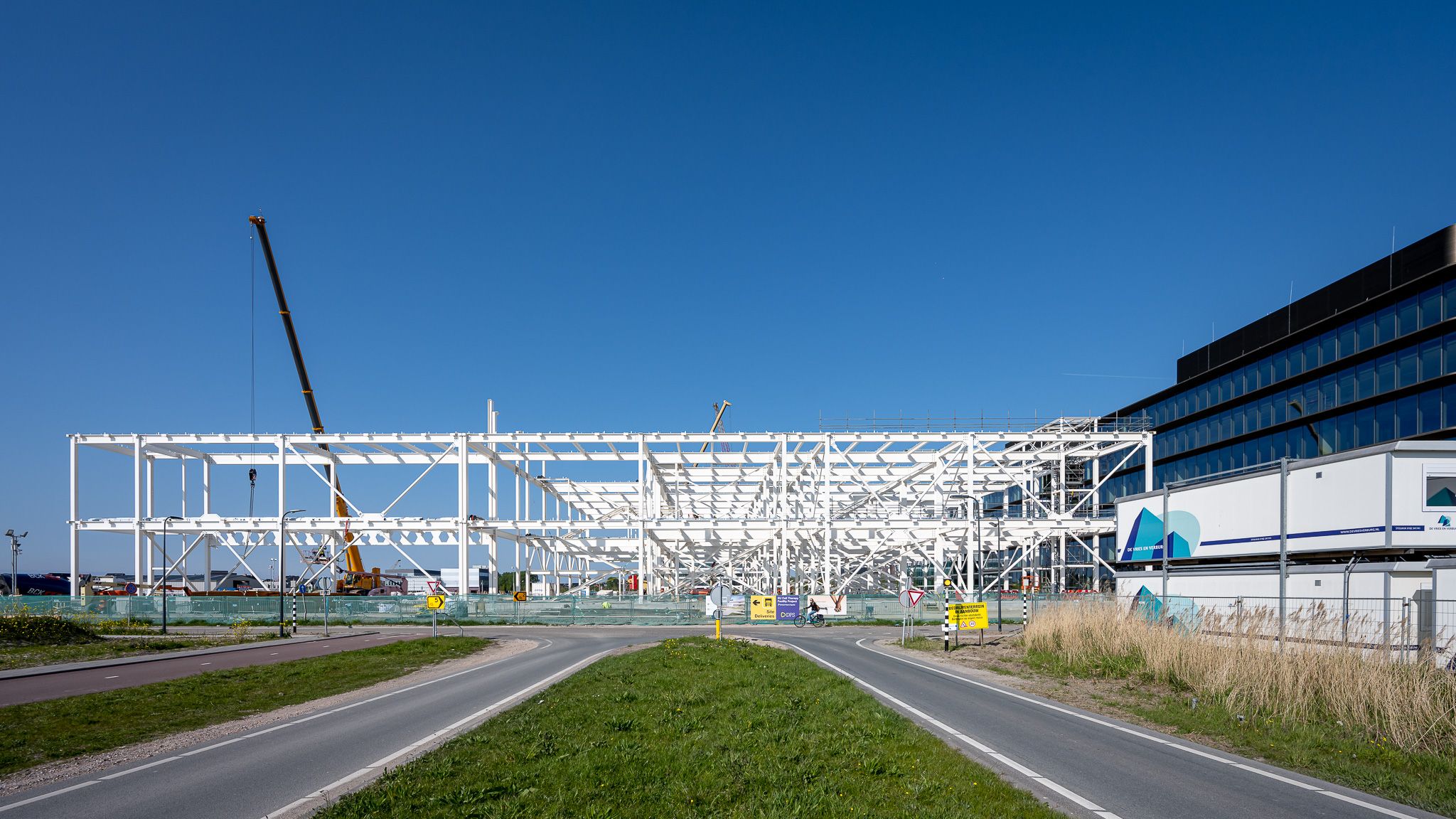 Leiden metal framework