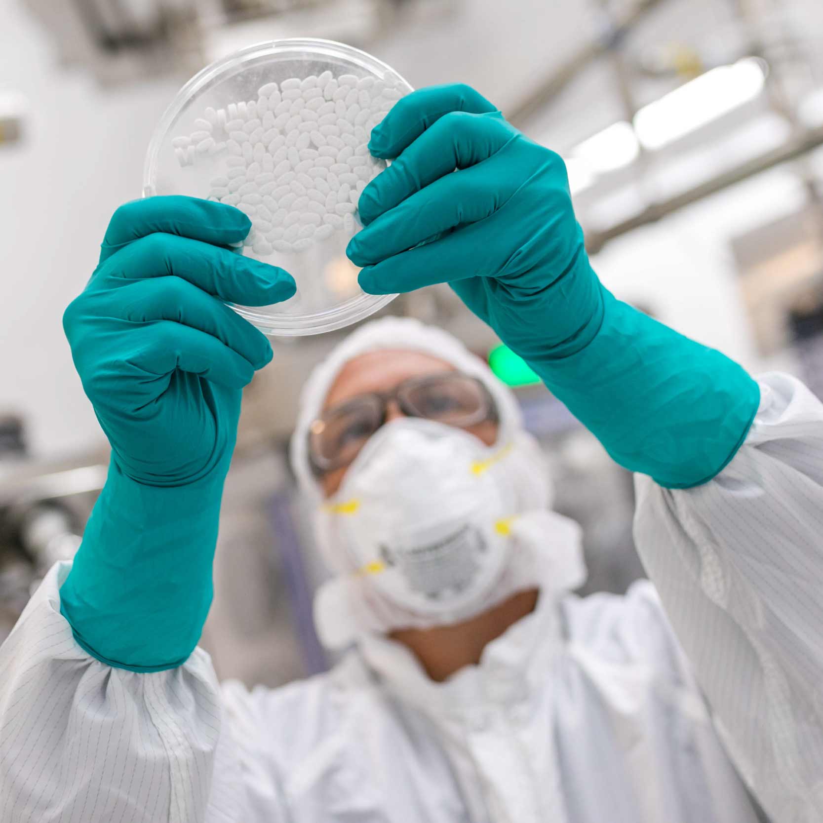 Bristol Myers Squibb strengthens cell therapy capabilities by adding new U.S. manufacturing facility for viral vector production in Libertyville, Illinois. Bristol Myers Squibb strengthens cell therapy capabilities by adding new U.S. manufacturing facility for viral vector production in Libertyville, Illinois.